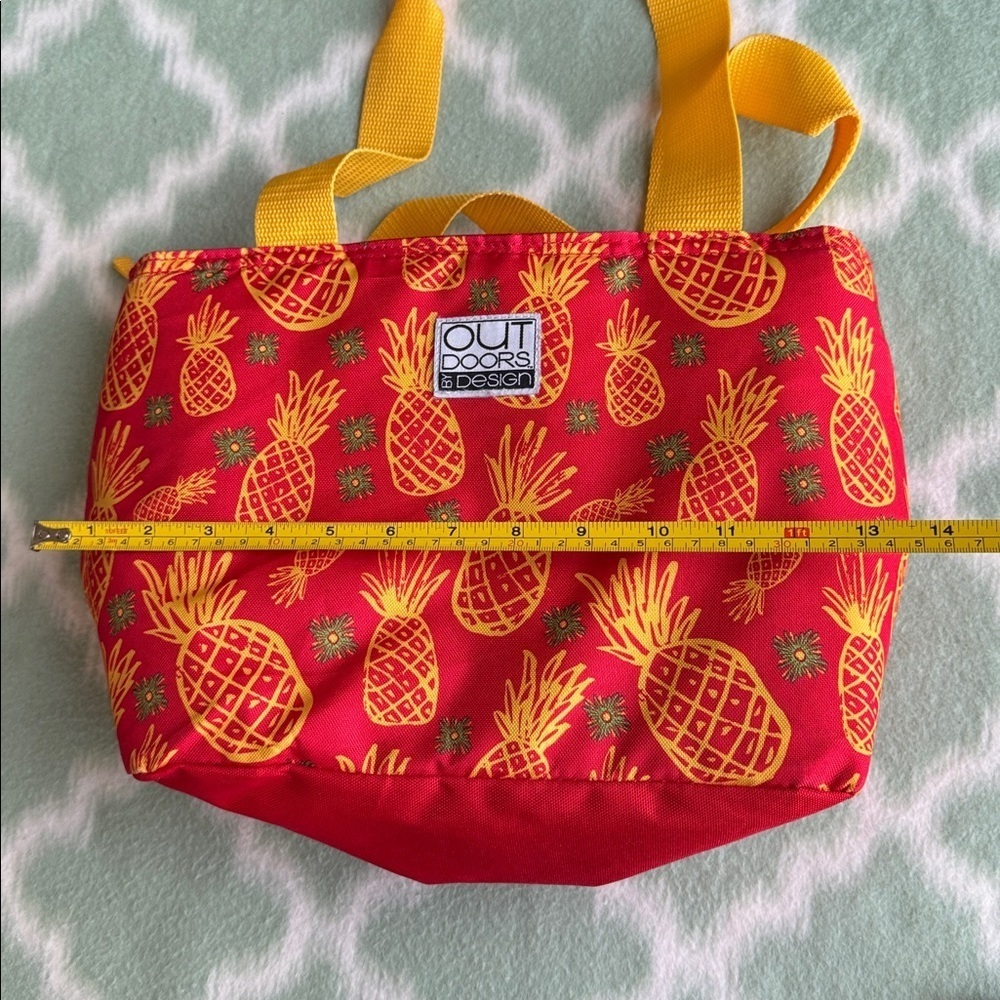 Red Pineapple insulated lunch Bag - Picture 4 of 6